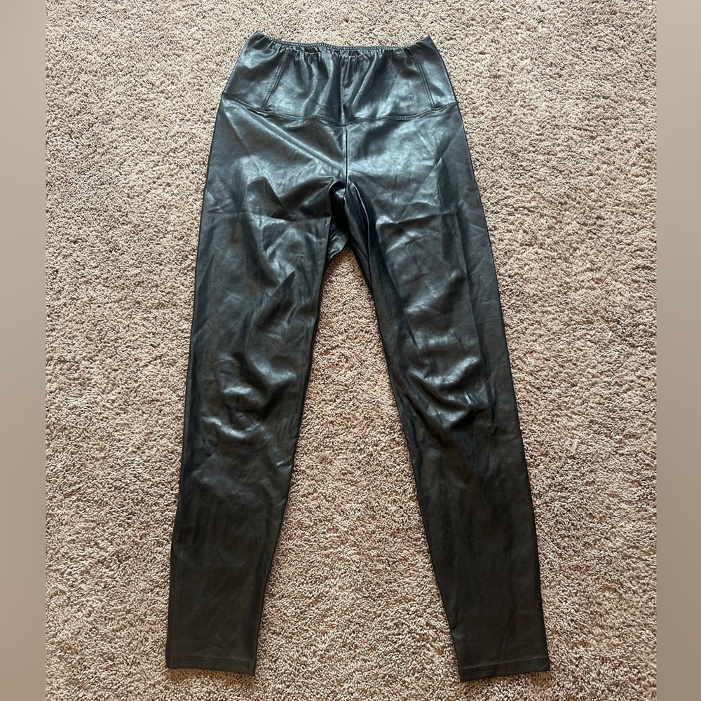 Aritzia Wilfred Black high rise Faux Leather Leggings| size M
